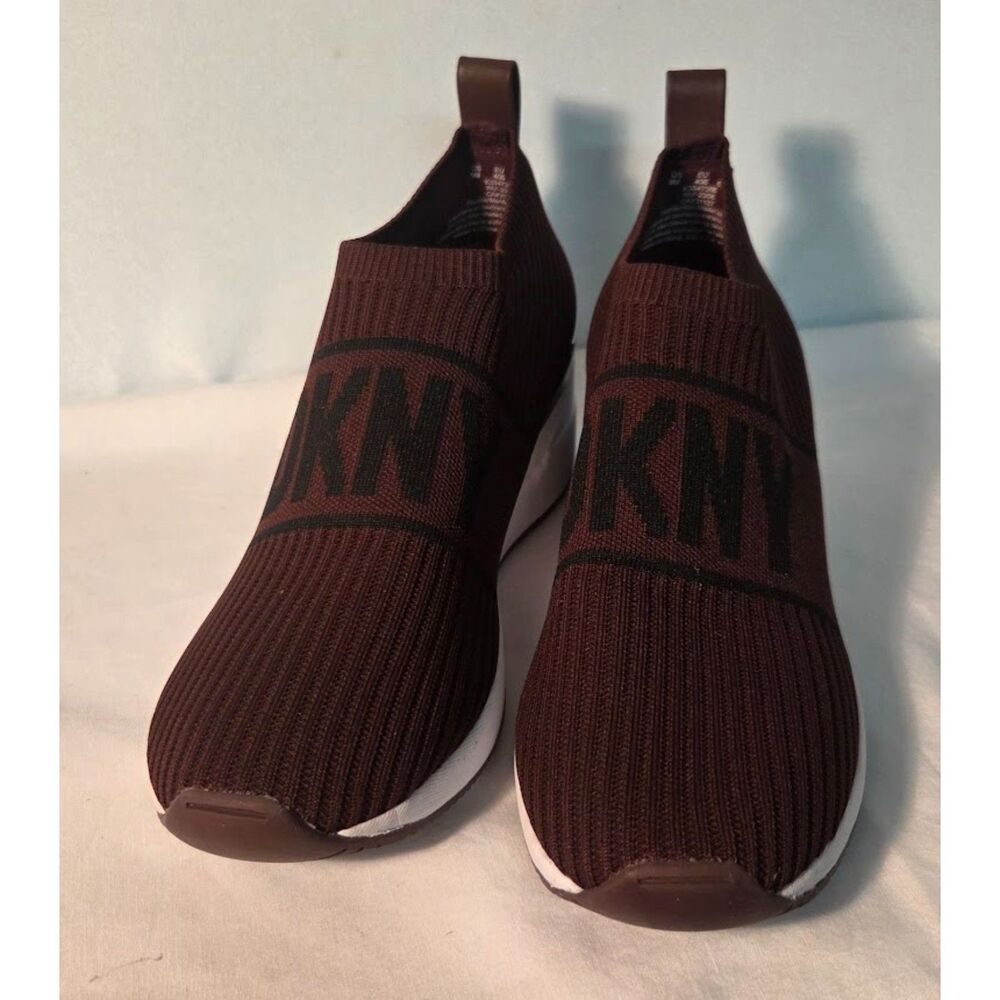 DKNY Sport Knit Slip-On Sneakers Maroon Women’s Size 9 Brand new
